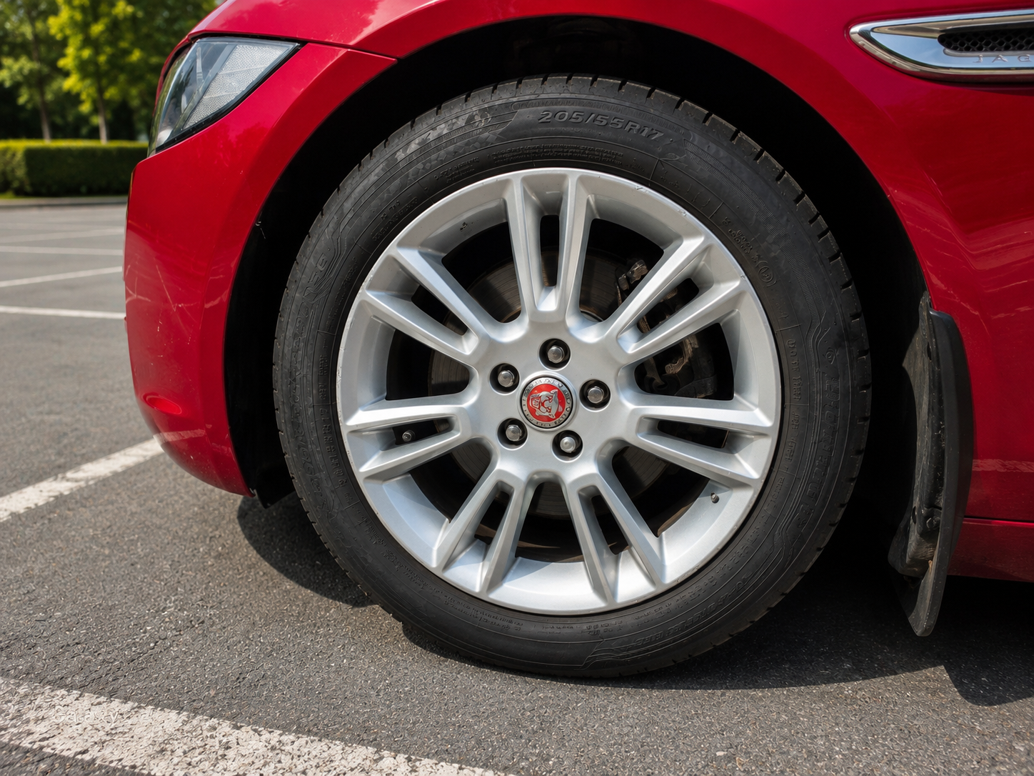 Jaguar XE photo 9